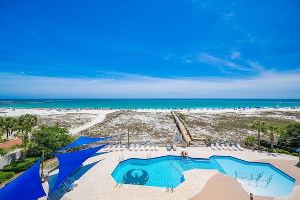 Pool - Phoenix East 2 2033 3 Bedroom Condo (Orange Beach)