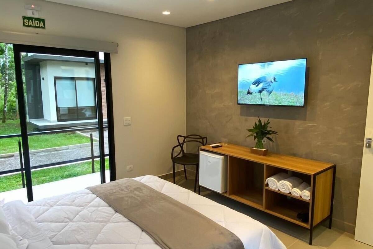 Habitación doble Confort, vista a la montaña | 2 habitaciones, ropa de cama de alta calidad y wifi gratis