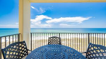 Condo, 3 Bedrooms | Outdoor dining