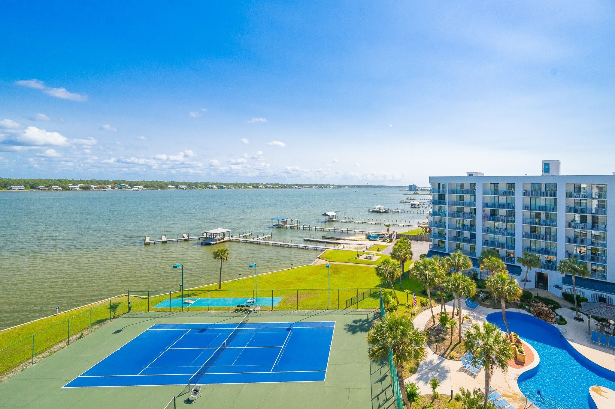 Condo, 2 Bedrooms | Sports court