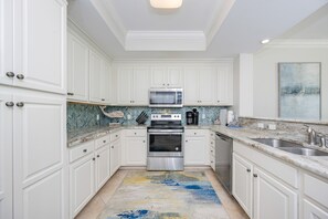 Lägenhet - 3 sovrum | Eget kök | Kylskåp, ugn och kaffe- och tebryggare