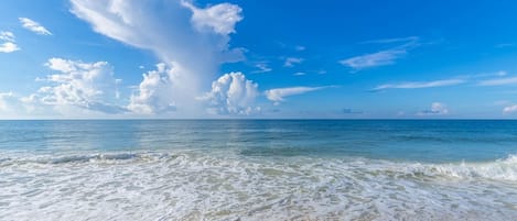 Condo, 3 quartos | Praia | Na praia