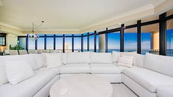 Apartment, 4 Schlafzimmer | Wohnbereich