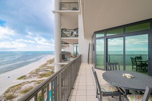 Condo, 3 habitaciones | Restaurante al aire libre