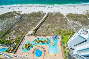 Apartamento, 3 habitaciones | Piscina | Una piscina cubierta, una piscina al aire libre