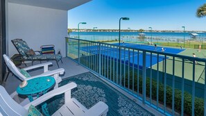 Condo, 2 Bedrooms | Property grounds