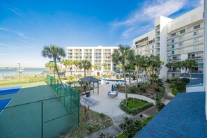Condo, 2 Bedrooms | Property grounds