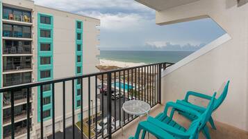 Condo, 2 Bedrooms | Property grounds