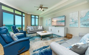 Condo, 3 Bedrooms | Living area