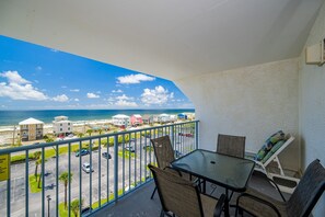 Condo, 1 chambre | Restauration en plein air