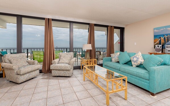 Appart'hôtel, 3 chambres | Coin séjour | Lecteur de DVD