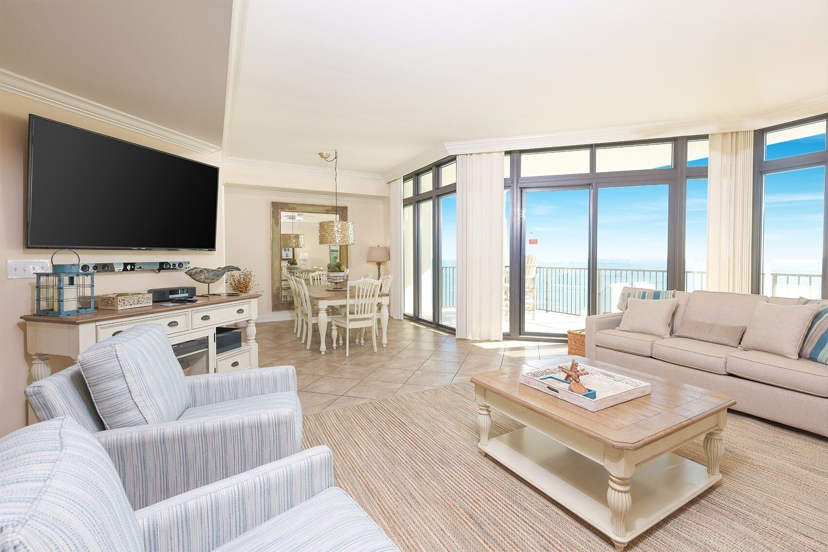 Condo, 3 Bedrooms | Living area