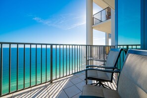 Condo, 3 Bedrooms | Property grounds