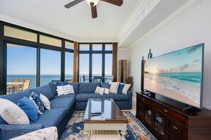 Condo, 3 Bedrooms | Living area