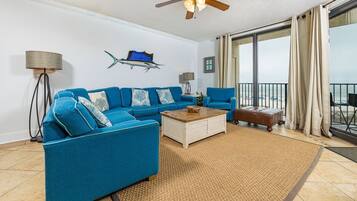 Condo, 3 Bedrooms | Living area