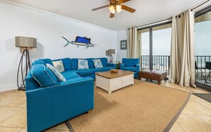 Condo, 3 Bedrooms | Living area
