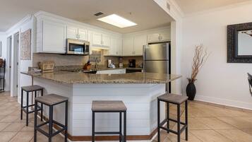 Appartamento, 3 camere da letto | Cucina privata | Frigorifero, forno, macchina per tè/caffè