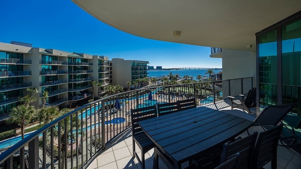 Condo, 3 Bedrooms | Outdoor dining - Phoenix On The Bay 1411 3 Bedroom Condo (Orange Beach)