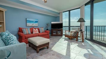 Condo, 2 Bedrooms | Property grounds