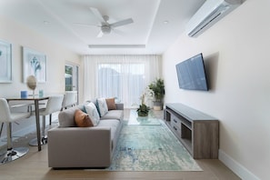 Kondominium, 2 kamar tidur | Area keluarga | Smart TV