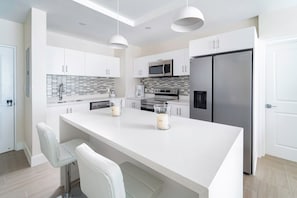 Kondominium, 2 kamar tidur | Dapur pribadi | Lemari es, oven, mesin pembuat kopi/teh, dan pemanggang roti