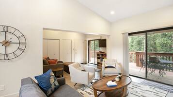 Condo, 2 Bedrooms | Living area | Smart TV