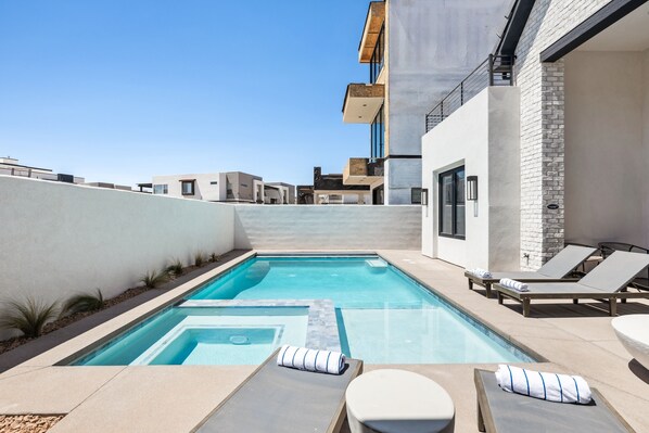 House, 6 Bedrooms | Pool