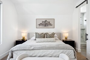 House, 6 Bedrooms | 5 bedrooms, desk, laptop workspace, iron/ironing board