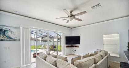Elegant 5br Villa With Private Pool 5 Bedroom Home by RedAwning