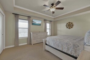 4 bedrooms, iron/ironing board, Internet, bed sheets