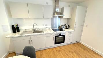 House | Private kitchen | Fridge, oven, stovetop, electric kettle