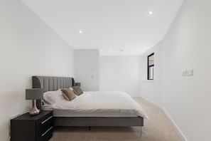 House | 2 bedrooms, iron/ironing board, free WiFi, bed sheets