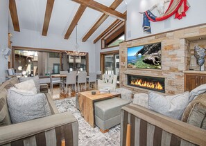 TV connectée, cheminée