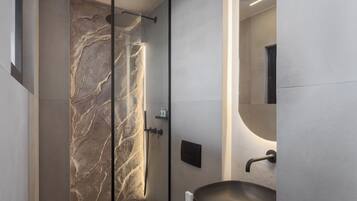 Exclusive Apartment, Balcony, City View | Bathroom