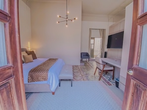 1 bedroom, desk, WiFi, bed sheets
