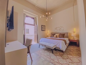 1 Schlafzimmer, Schreibtisch, WLAN, Bettwäsche