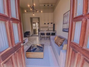 Smart TV - Incredible suite with WiFi, Kitchen, living room, King Bed, balcony in Puebla (Heroica Puebla de Zaragoza)