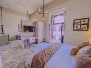 1 bedroom, desk, WiFi, bed sheets - Incredible suite with WiFi, Kitchen, living room, King Bed, balcony in Puebla (Heroica Puebla de Zaragoza)