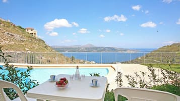 Apartamento conforto, vista para o mar | Terraço/pátio
