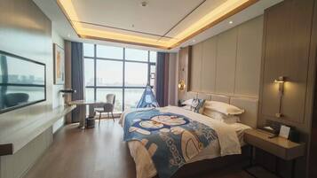 Family Triple Room | Premium bedding, minibar, in-room safe, desk