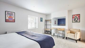 House | 2 bilik tidur, meja