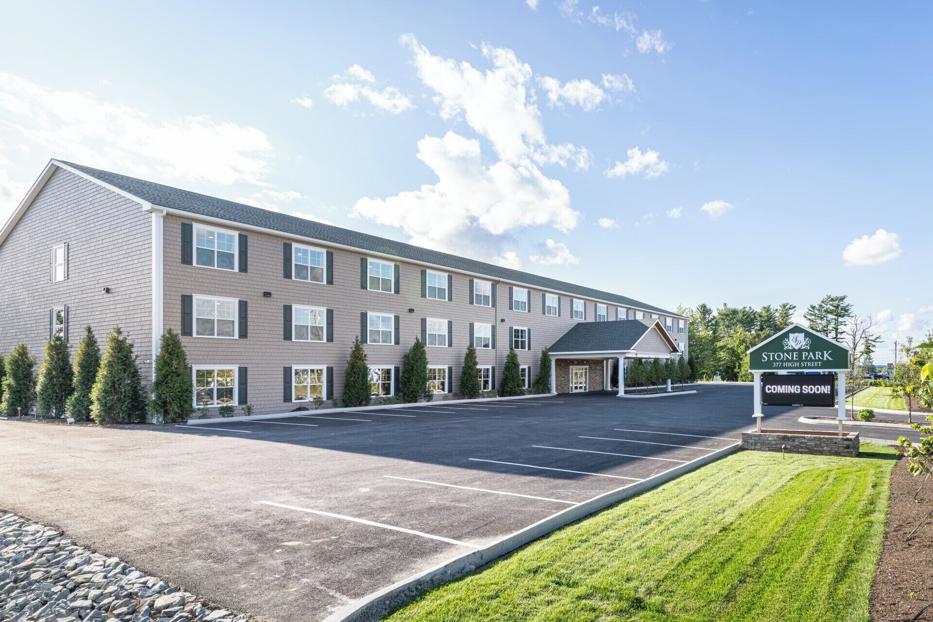 Vista frontal de la propiedad