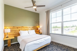 2 bedrooms, premium bedding, down duvets, memory-foam beds