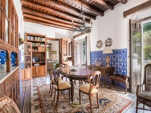 House | Dining
