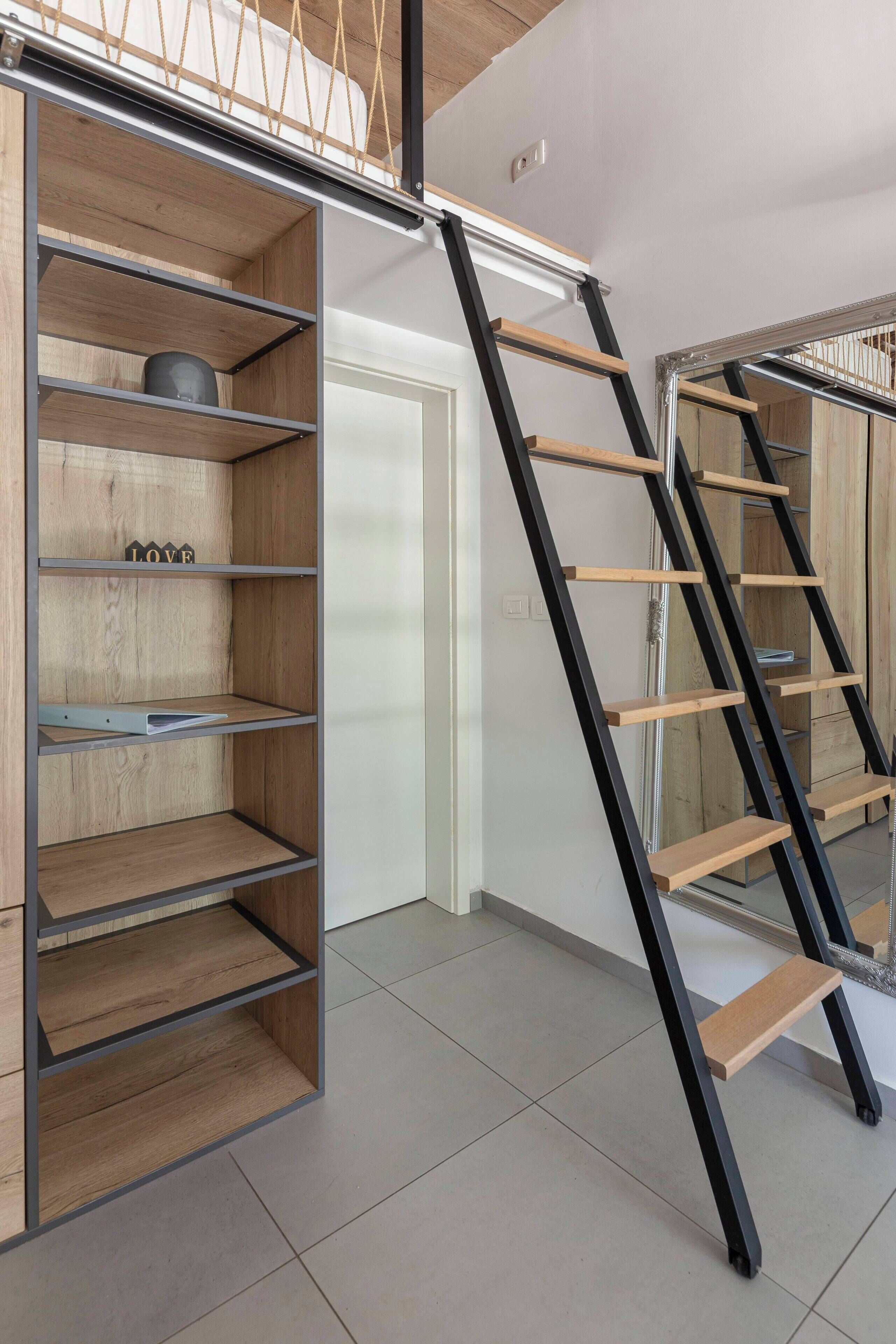 City Studio Suite, Garden View | Wardrobe