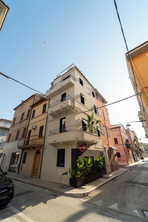 숙박 시설 정면