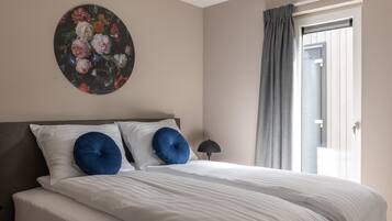 House | 3 bedrooms, individually furnished, bed sheets