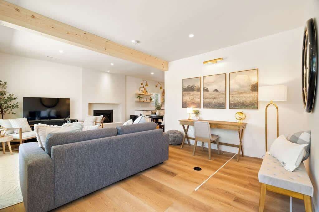 TV, fireplace, offices