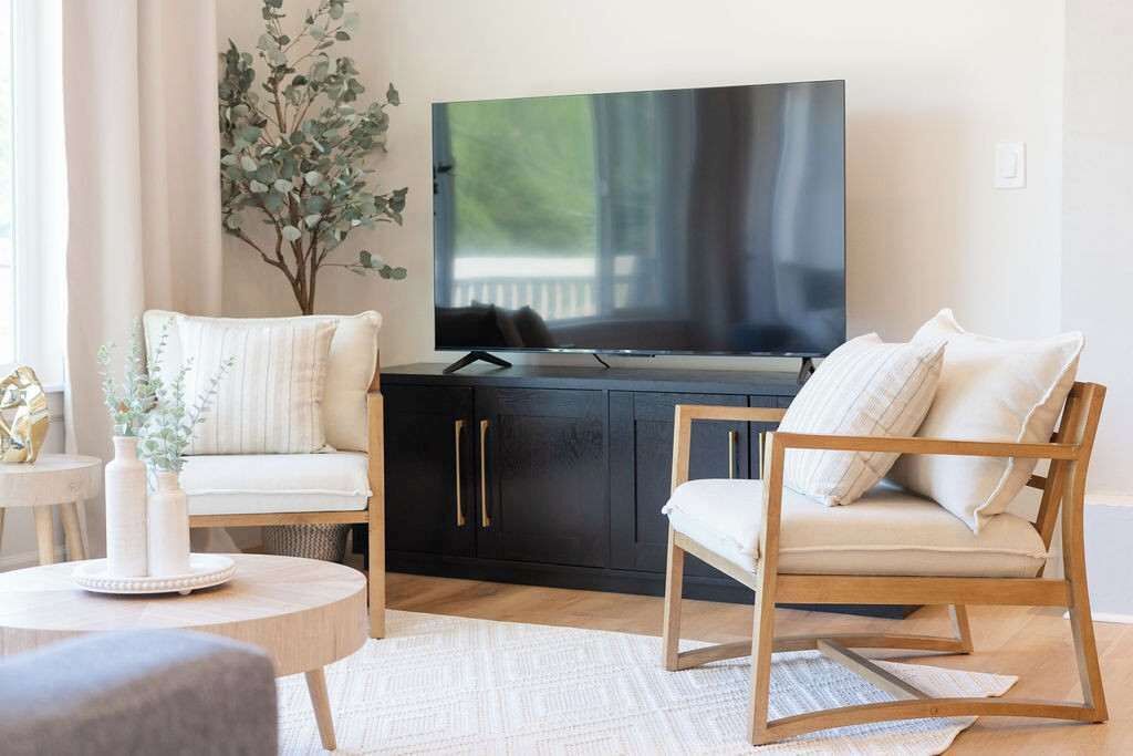 TV, fireplace, offices