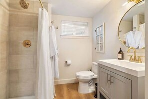 淋浴設備、風筒、提供毛巾